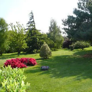 Le Clos Du Pont Martin Bed & Breakfast
